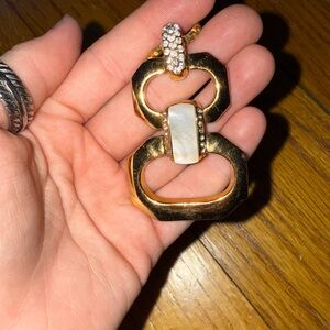 Beautiful, gold oval white opaque statement necklace